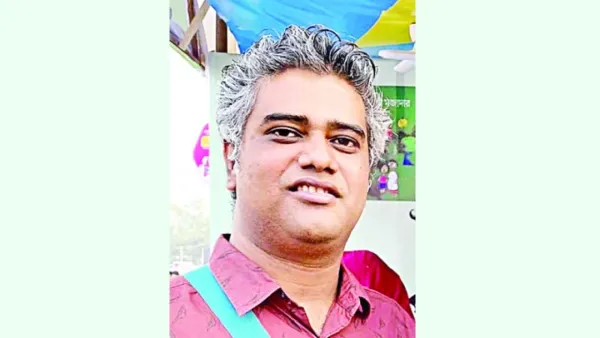 দূর থেকে হাত তোলো, যদি পারো জানাও সম্মতি