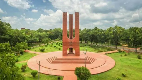 জাবিতে গাঁজা সেবনরত অবস্থায় আটক ৬ শিক্ষার্থী