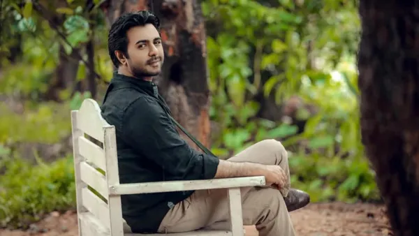 দেশে ফিরলেন অপূর্ব