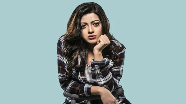 স্বামীর বিরুদ্ধে মডেল সানাইয়ের যৌতুকের মামলা