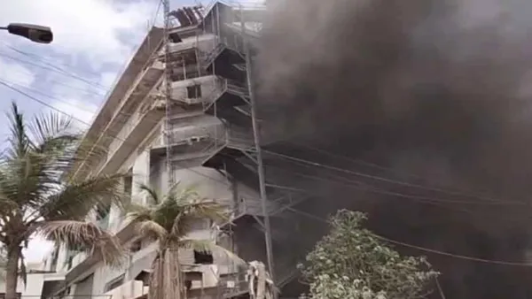 করাচিতে কারাখানায় আগুন