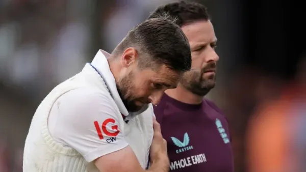 দেশের প্রয়োজনে অস্ত্রোপচার না করিয়েই অ্যাশেজ খেলবেন ওকস