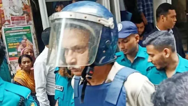 চাঁদাবাজির মামলায় গ্রেপ্তার দেখানো হলো মোজাম্মেল বাবুকে