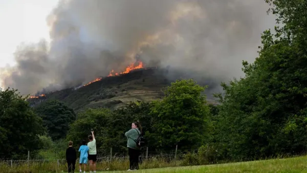 স্কটল্যান্ডের ঐতিহাসিক আগ্নেয়গিরিতে অগ্নিকাণ্ড