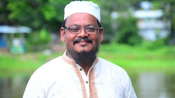 লোহাগাড়ায় ইউপি সদস্যসহ তিনজন গুলিবিদ্ধ