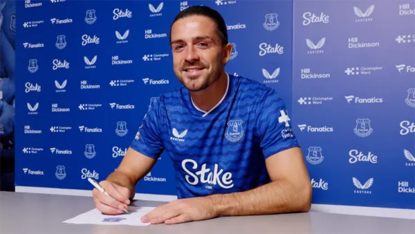 অনিশ্চয়তা কাটল গ্রিলিশের, ধারে যোগ দিলেন এভারটনে