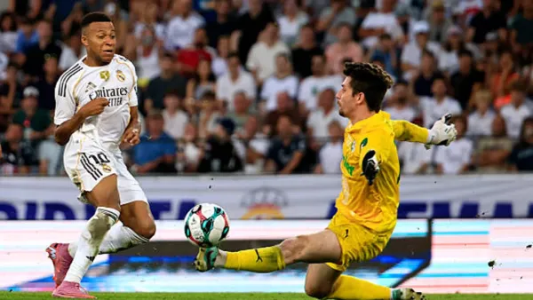 ১০ নম্বর জার্সি পেয়েই এমবাপ্পের জোড়া গোল