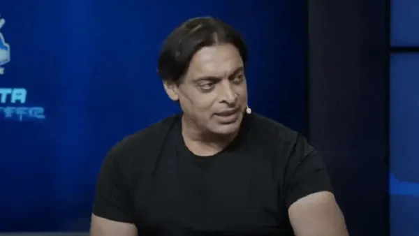 পাকিস্তানের ব্যাটিং নিয়ে কটাক্ষ শোয়েবের