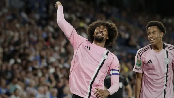 হামজা চৌধুরির দুর্দান্ত গোলেও রক্ষা পেল না লেস্টার