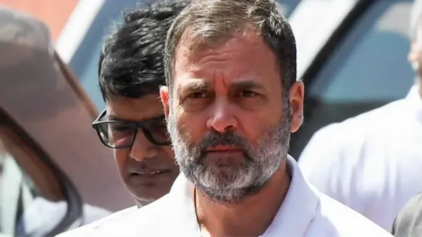 ‘মৃত ভোটারদের’ সঙ্গে চা পান করলেন রাহুল গান্ধী