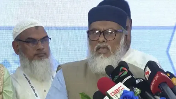 ‘হজ কার্যক্রমে মন্ত্রণালয়ের কেউ ঘুষ নিলে ফাঁসিতে ঝুলাব’