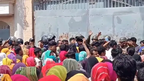 নাসা গ্রুপের শ্রমিকদের বিক্ষোভ, ১৫ কারখানায় ছুটি ঘোষণা