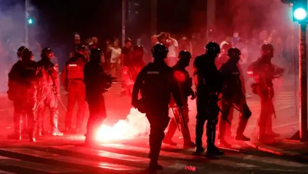 সরকারবিরোধী আন্দোলনে ফের উত্তাল সার্বিয়া