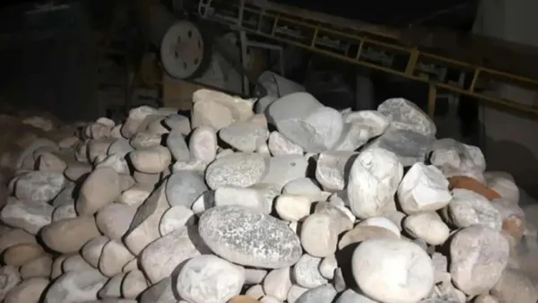 লুটকৃত প্রায় ৪০ হাজার ঘনফুট পাথর ডেমরা থেকে উদ্ধার