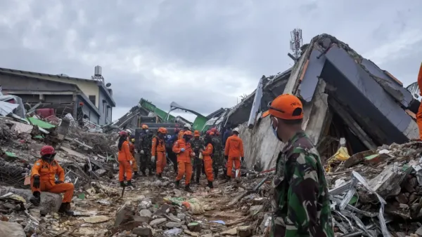 ইন্দোনেশিয়ায় শক্তিশালী ভূমিকম্প, আহত অনেকে