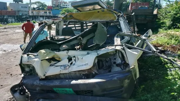 দাঁড়িয়ে থাকা পিকআপে কাভার্ডভ্যানের ধাক্কা, নিহত ৫