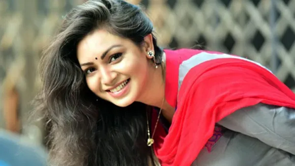 ‘আপনি করলে আপনকীয়া, আমি করলে পরকীয়া’