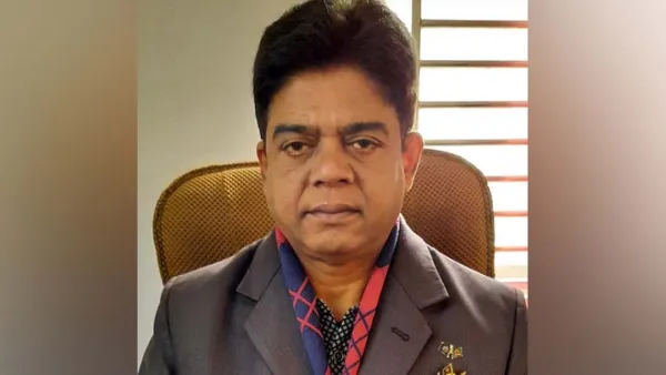 মদসহ আওয়ামী লীগ নেতা গ্রেপ্তার