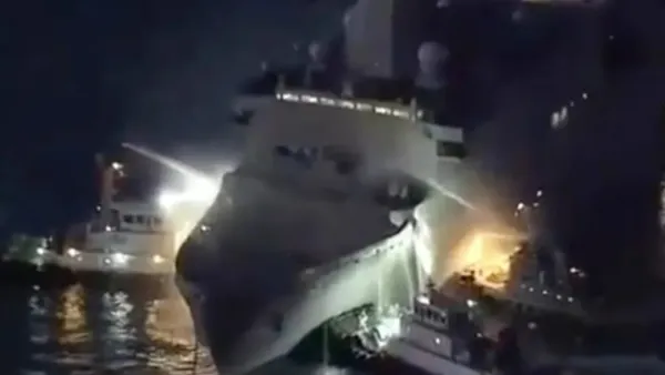 জাপান উপকূলে ১২ ঘণ্টা ধরে পুড়ল মার্কিন যুদ্ধজাহাজ