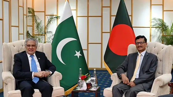 তৌহিদ-ইসহাক দ্বিপক্ষীয় বৈঠক চলছে