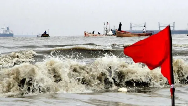 সমুদ্রবন্দরে সতর্কসংকেত জারি, সাগরে যেতে মানা