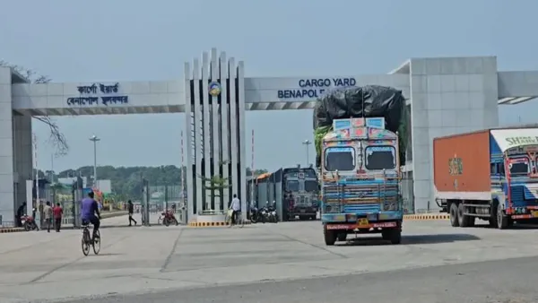 আড়াই বছর পর বেনাপোল বন্দর দিয়ে পেঁয়াজ আমদানি