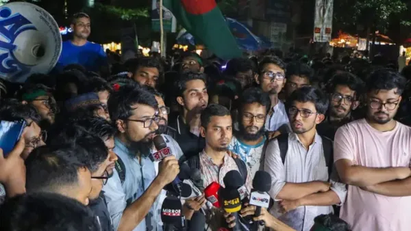 ‘লংমার্চ টু ঢাকা’ ঘোষণা দিয়ে শাহবাগ ছাড়লেন বুয়েট শিক্ষার্থীরা