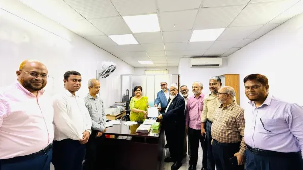 চেম্বার ফি কমানোর দাবিতে বাণিজ্য মন্ত্রণালয়ে আইবিডব্লিউএফ’র স্মারকলিপি