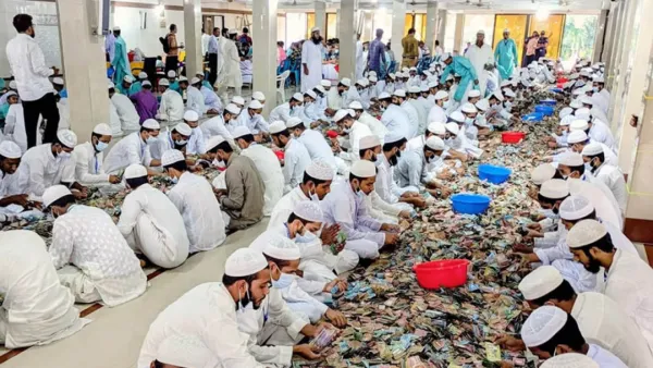পাগলা মসজিদের ১৩ সিন্দুকে পাওয়া গেছে ৩২ বস্তা টাকা