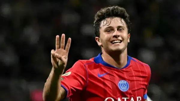 ৯ গোলের ম্যাচ ও নেভেসের হ্যাটট্রিকে পিএসজির দাপুটে জয়