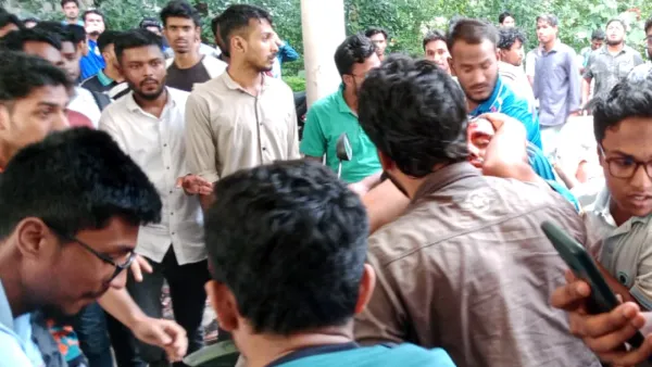 চট্টগ্রাম মেডিকেলে ভর্তি চবির ৫৬ শিক্ষার্থী, একজন আইসিইউতে