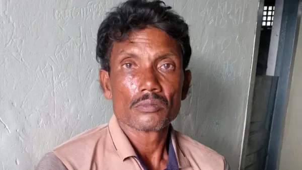 কু-প্রস্তাবে রাজি না হওয়ায় কামড়, গৃহবধূর আঙ্গুল বিছিন্ন