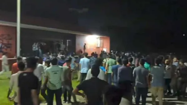 বহিরাগত হামলাকারীরা ছিল শিক্ষকদের স্বজন, বলছে বাকৃবি প্রশাসন