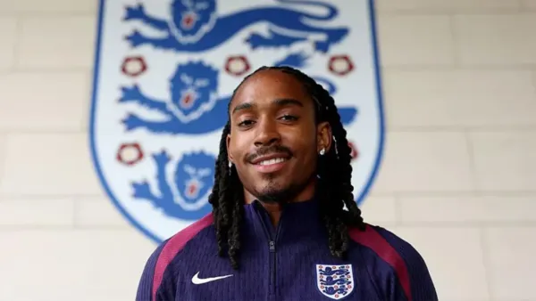 প্রথম মুসলিম ফুটবলার হিসেবে ইংল্যান্ড দলে স্পেন্স