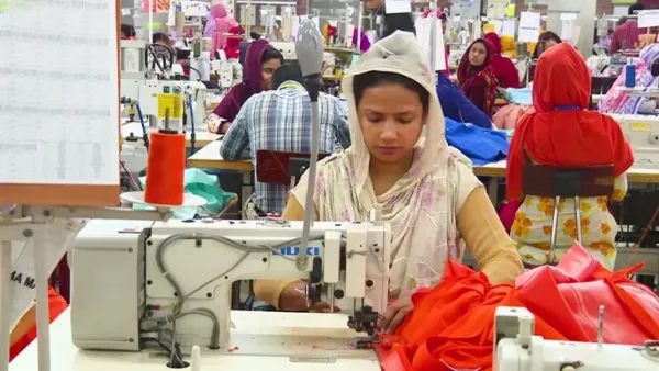 আগস্টে পোশাক রপ্তানিতে ধাক্কা, তবু সম্ভাবনাময়
