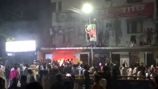 জাতীয় পার্টির কেন্দ্রীয় কার্যালয়ে ভাঙচুর ও অগ্নিসংযোগ 