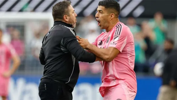 মুখে থুতু মেরে ৬ ম্যাচ নিষিদ্ধ সুয়ারেজ