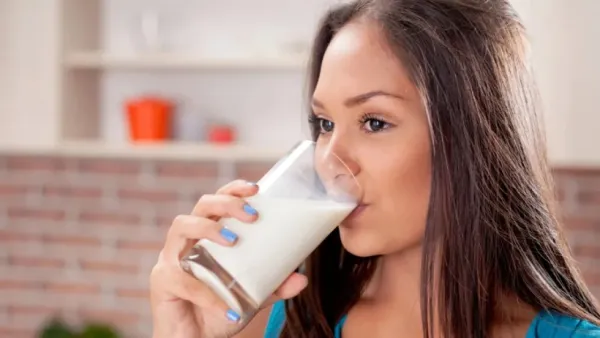 সকালের নাশতায় দুধ খাওয়া কি ভালো?