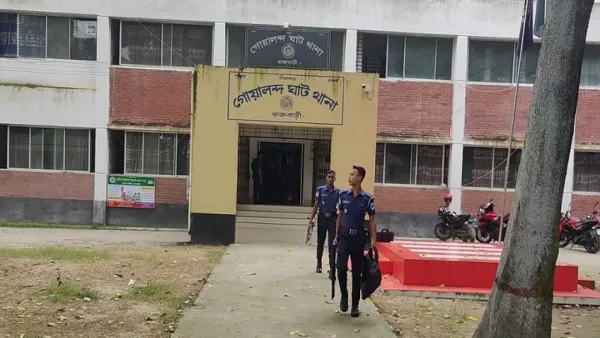 নুরাল পাগলার দরবারে পু‌লি‌শের ওপর হামলা, গ্রেপ্তার ৫