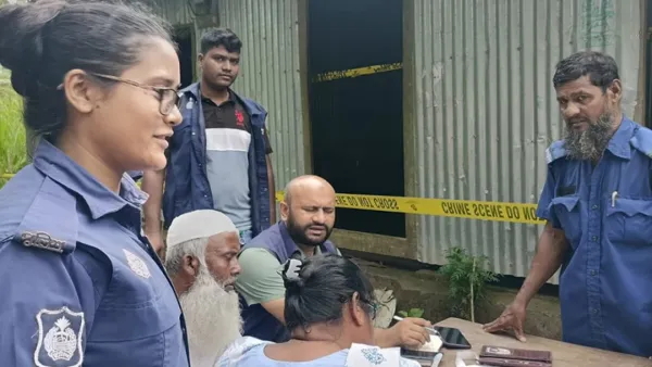 নিজ ঘরে স্ত্রীর গলা কাটা মরদেহ, রশিতে ঝুলছেন স্বামী