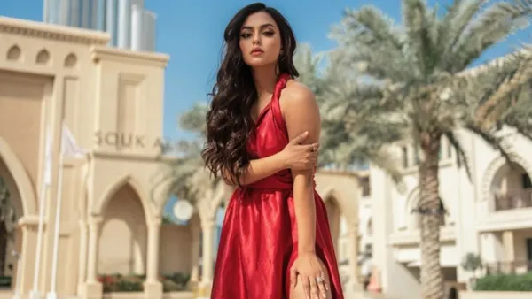 ‘নিজেকে কি উপহার দিব ভাবছি’