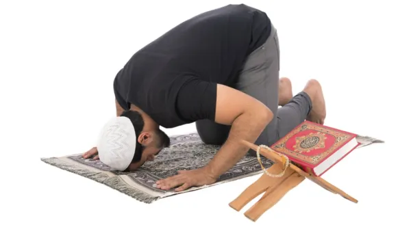 টি-শার্ট পরে নামাজ আদায়ের বিধান