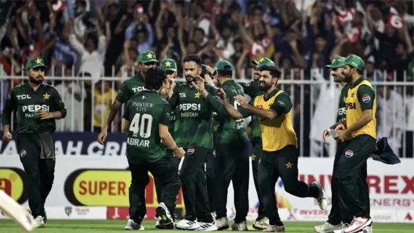 নওয়াজের হ্যাটট্রিকে আফগানদের গুঁড়িয়ে শিরোপা পাকিস্তানের