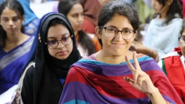 আবিদের পর উমামার স্ট্যাটাস, ‘চলিতেছে সার্কাস’