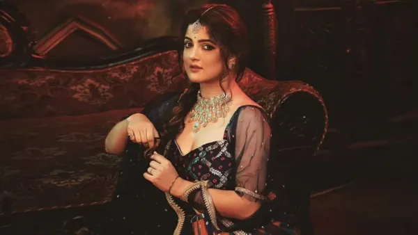 অভিনয় জগতটাই তো আমার সবকিছু : শ্রাবন্তী