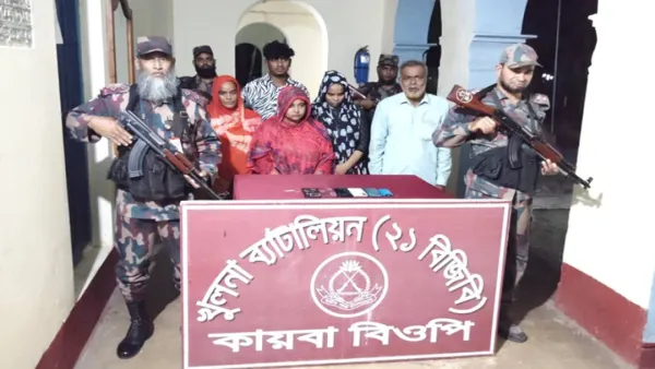অবৈধভাবে ভারতে যাওয়ার সময় ৫ নারী-পুরুষ আটক