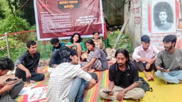 ৭ দাবিতে অনশনে চট্টগ্রাম বিশ্ববিদ্যালয়ের ৯ শিক্ষার্থী