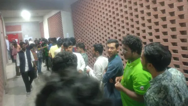 নজরুল হল কেন্দ্রের ব্যালট পেপারে অসঙ্গতি 