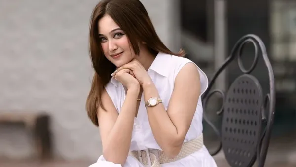 পুরো দেশটার ভেতরে সব শেষ হয়ে যাচ্ছে: চমক