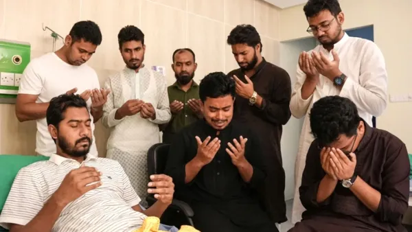 কাঁদলেন ডাকসুর ভিপি সাদিক কায়েম